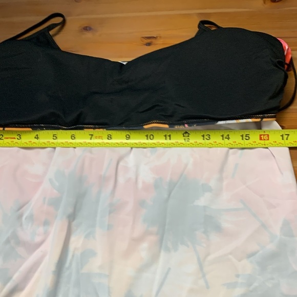 Unbranded Tankini Top w Vivid Tropical Colors, Adjustable Straps - Picture 3 of 8